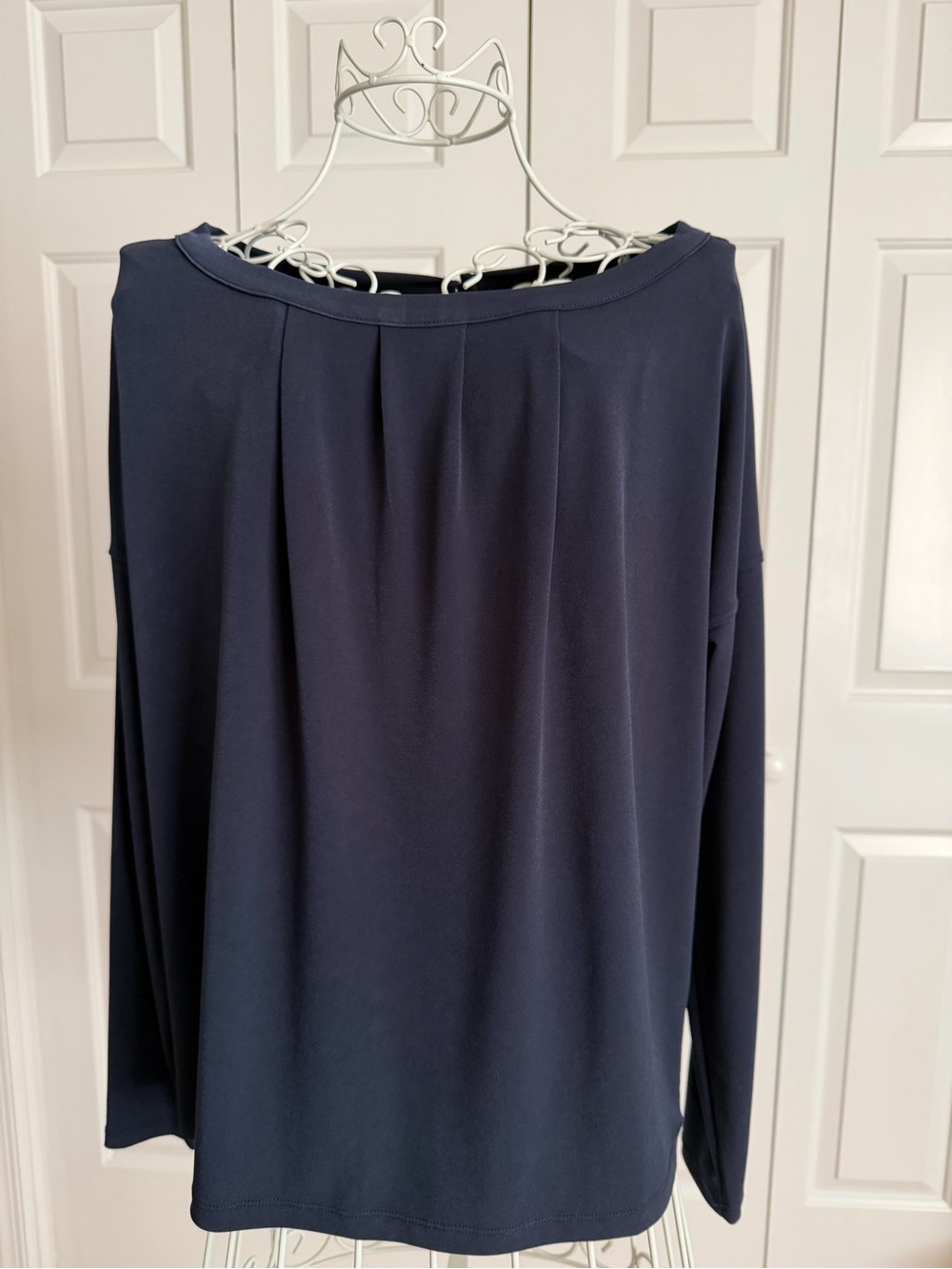 Banana Republic Navy Long-Sleeve Pleated Back Top